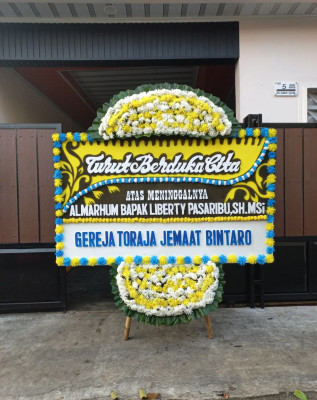 Papan Bunga Duka di Seram Barat